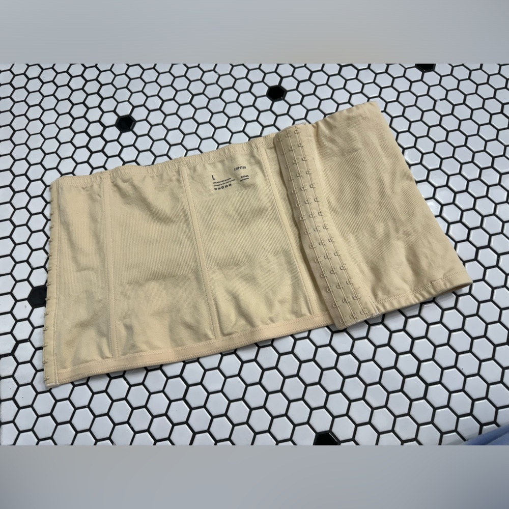 Empetur waist cincher size large